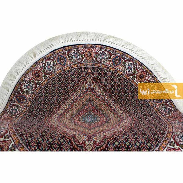 فرش گرد سرمه ای طرح ریزماهی7