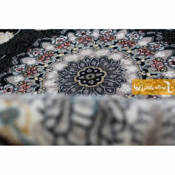 فرش گرد سرمه ای طرح اصفهان9