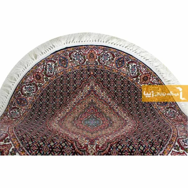 فرش گرد سرمه ای طرح ریزماهی2