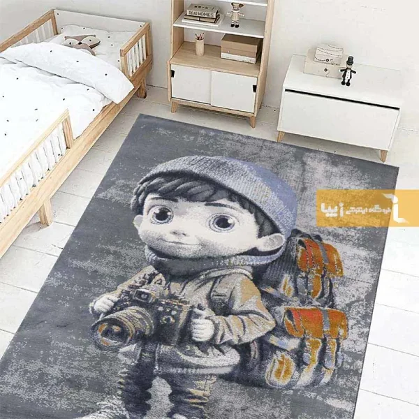 فرش کودک طوسی طرح پسرک عکاس1